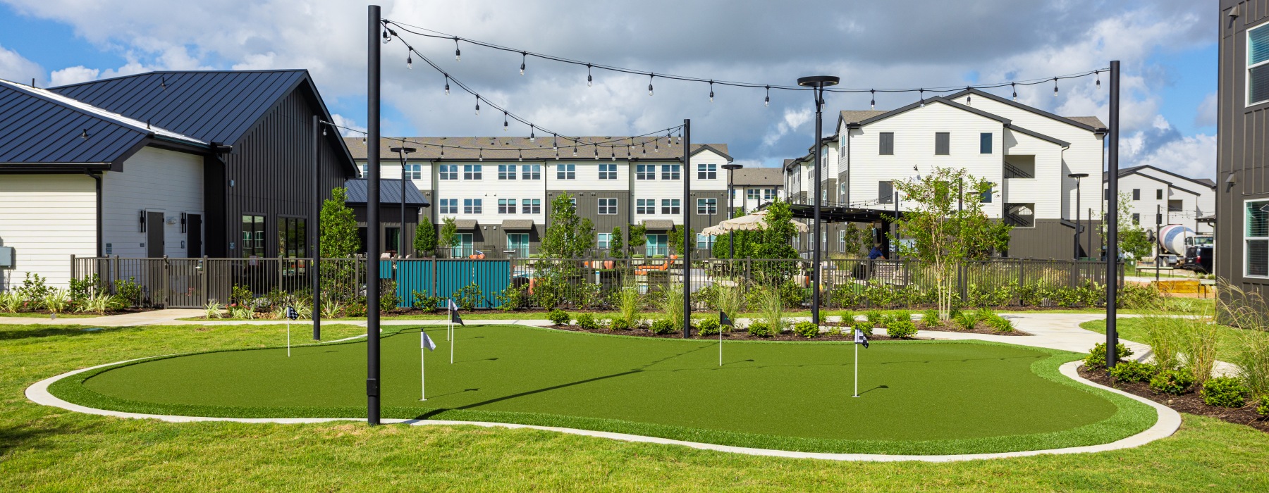 mini putt putt area