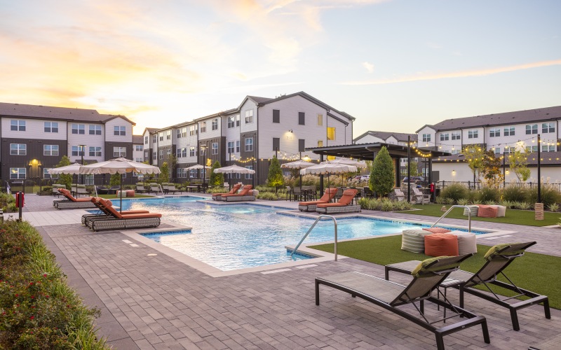 pool area with lounge seating